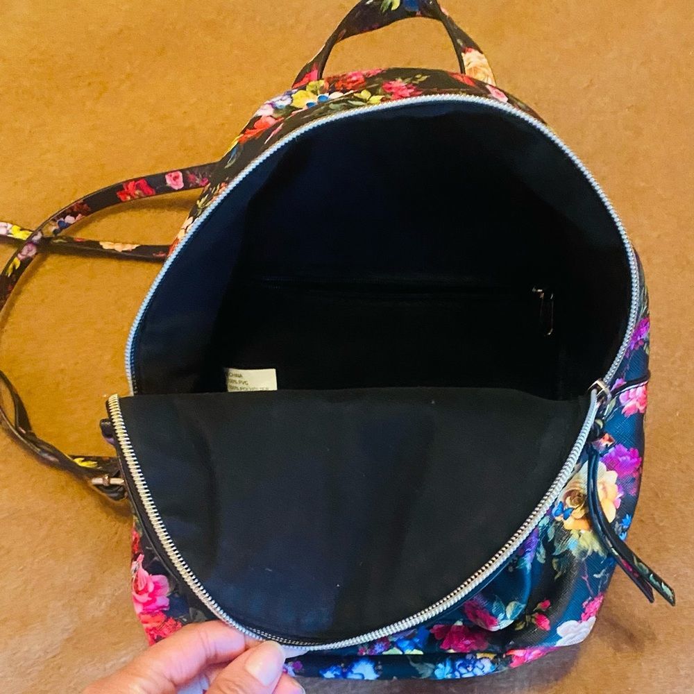 Cute Backpack - image 4